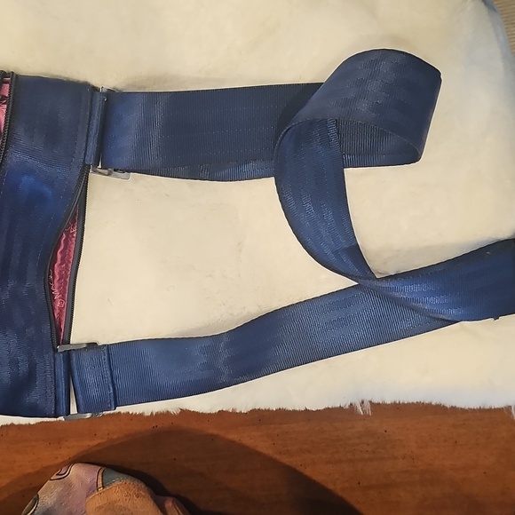 Maggie Bags Crossbody - Picture 10 of 11